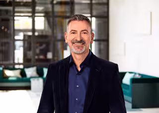 Portrait von Tom Küster.